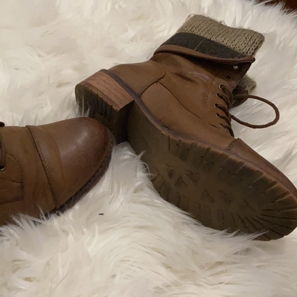 Harlow Fall Boots - Picture 3 of 4